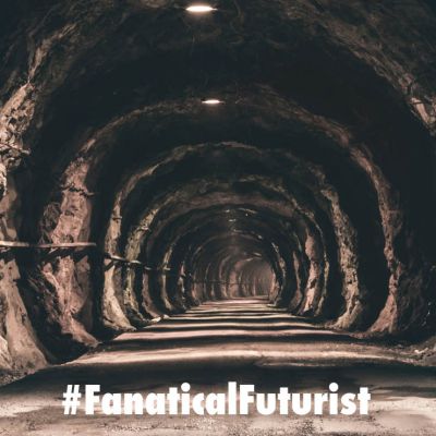 Futurist_tunnelquantum